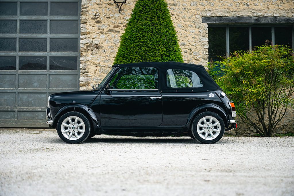 Mini Cabriolet MPI 40th Anniversaire 1999 noir Mengers à vendre occasion My Mini Revolution Paris