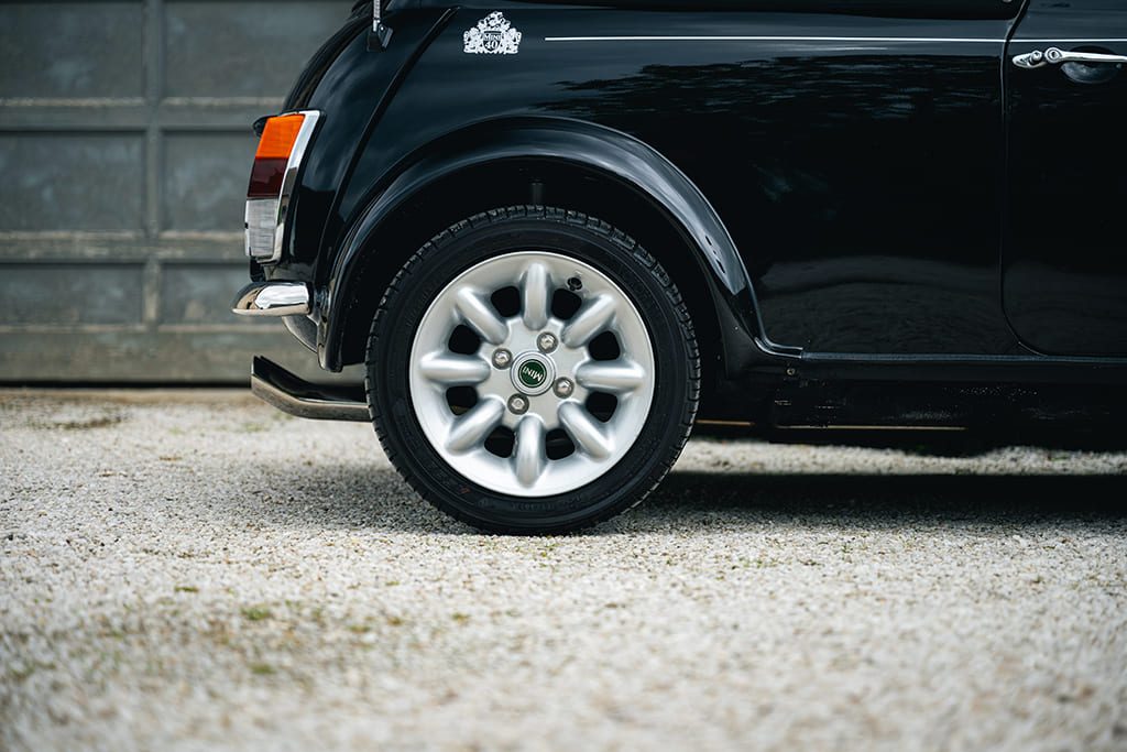 Mini Cabriolet MPI 40th Anniversaire 1999 noir Mengers à vendre occasion My Mini Revolution Paris