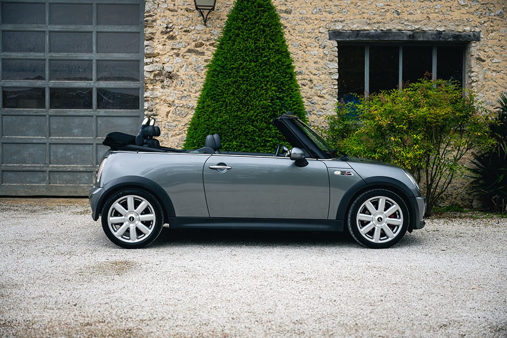 Mini Cooper S JCW John Cooper Works Cabriolet usine R52 R53 gris à vendre occasion My Mini Revolution Paris