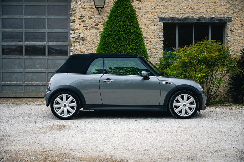 Mini Cooper S JCW John Cooper Works Cabriolet usine R52 R53 gris à vendre occasion My Mini Revolution Paris