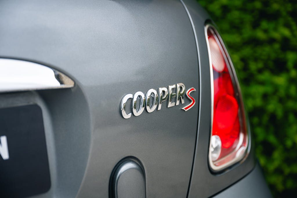 Mini Cooper S JCW John Cooper Works Cabriolet usine R52 R53 gris à vendre occasion My Mini Revolution Paris