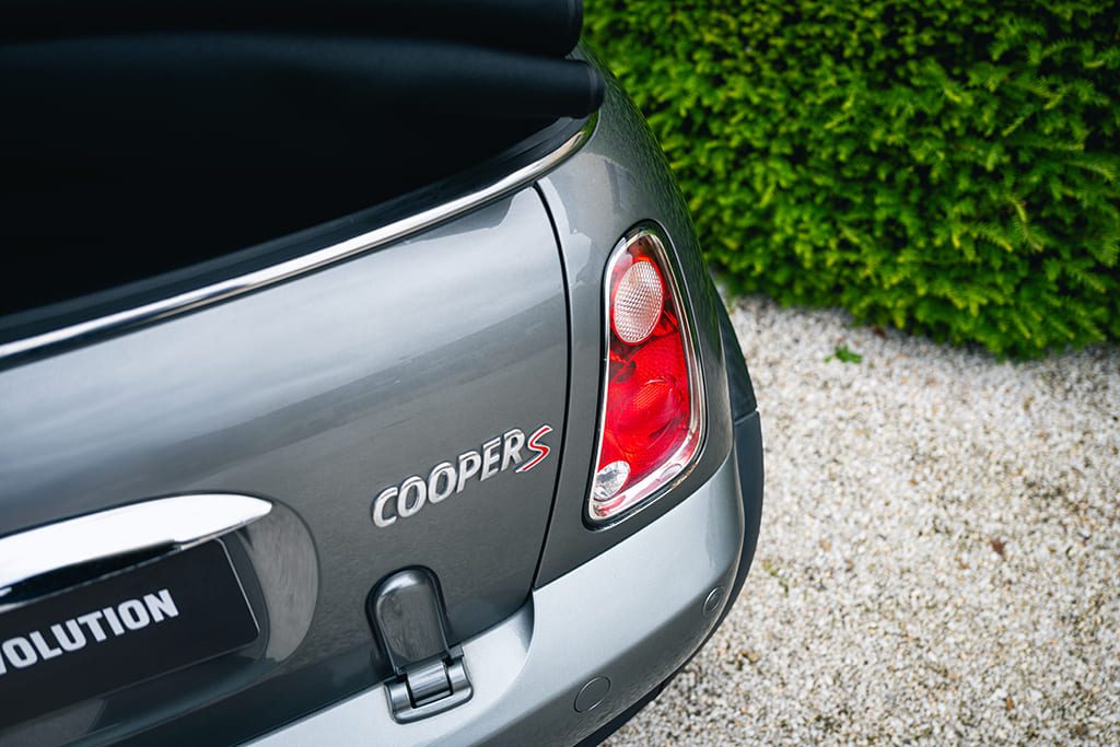 Mini Cooper S JCW John Cooper Works Cabriolet usine R52 R53 gris à vendre occasion My Mini Revolution Paris