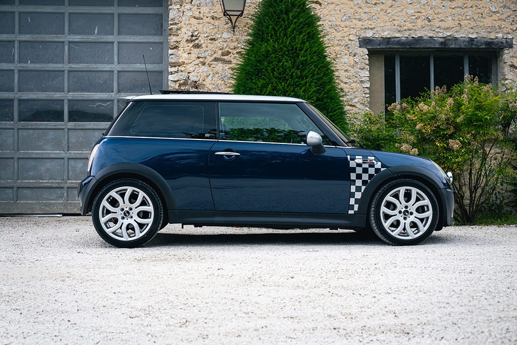 Mini Cooper S Checkmate John Cooper Works JCW Hatch R53 210cv bleu à vendre occasion My Mini Revolution Paris