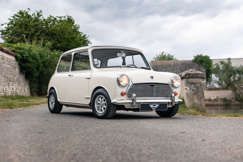 austin mini cooper mk2 998 1968 snowberry white mmr