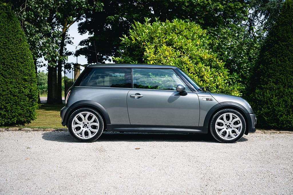 Mini-Cooper-S-R53-Dark-Silver-Metalic-2005_MMR-05