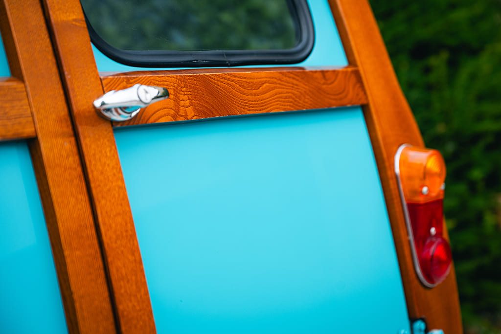 Morris-Traveller-Surf-Blue-1962_©MMR-12