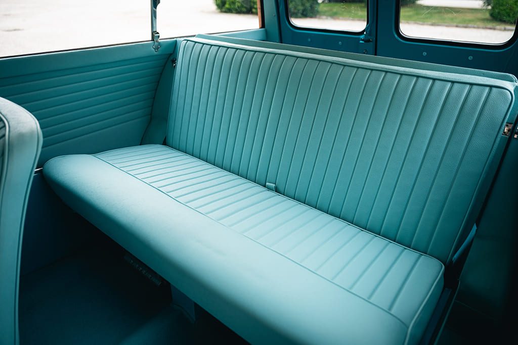 Morris-Traveller-Surf-Blue-1962_©MMR-25