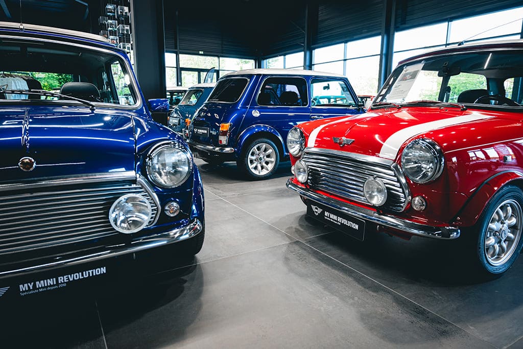 My Mini Revolution Classics New Mini arrivage véhicule occasion young timer old school retro classic car à vendre préparation vente restauration atelier showroom Yvelines Bazainville Houdan Paris France